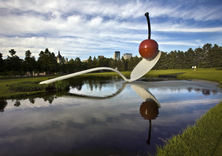 Claes Oldenburg, artist who created massive urban sculptures, dies at ...