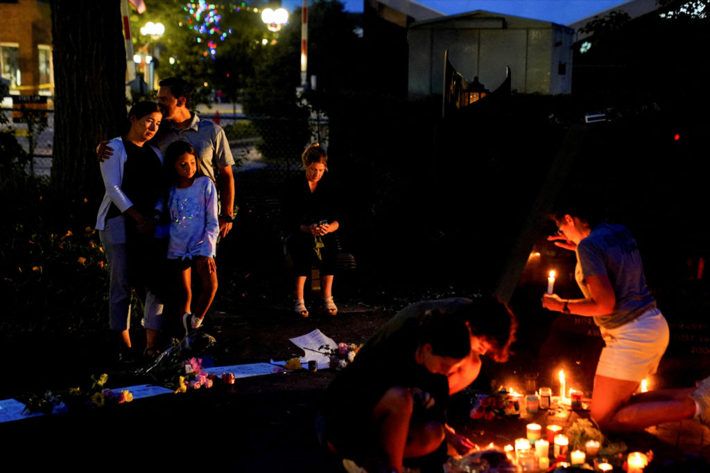 Remembering the victims of the Highland Park shooting - Vimarsana News