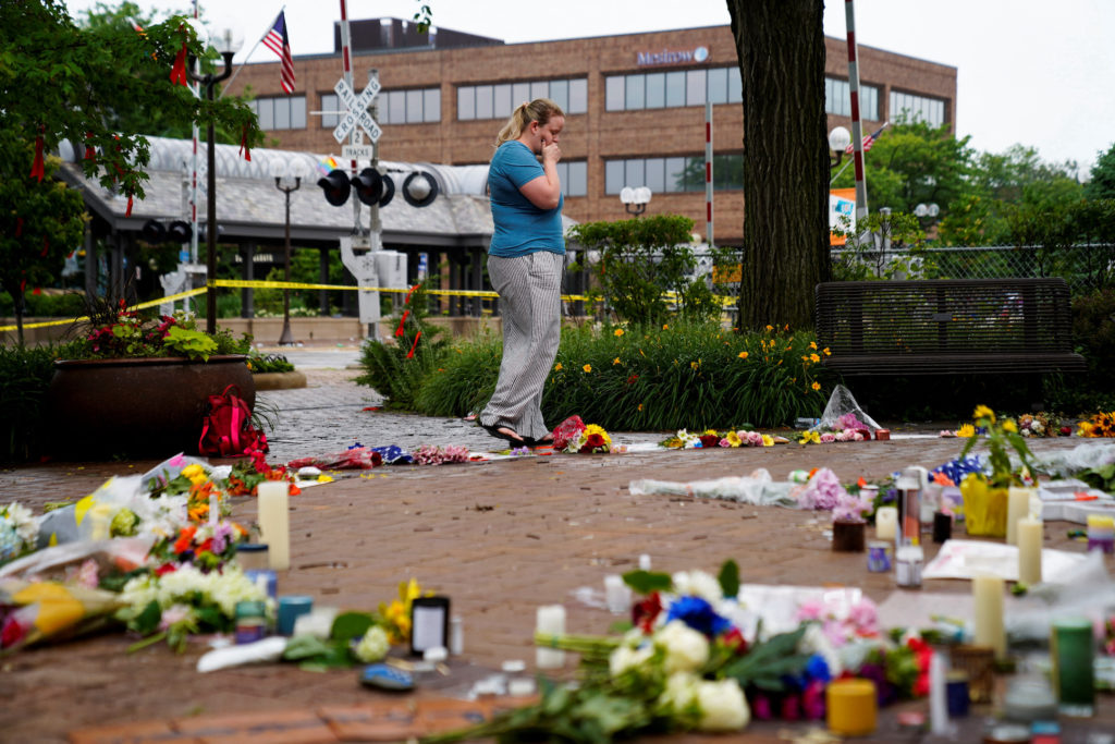 Gunfire at a Fourth of July parade in Highland Park