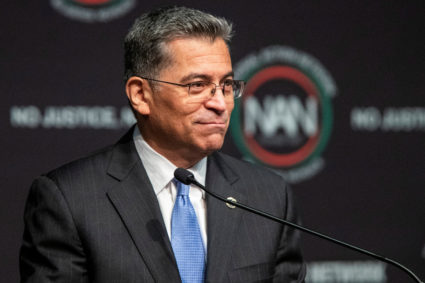 U.S. Health and Human Services Secretary Xavier Becerra speaks to attendees at a convention in New York City, U.S., April 7, 2022. Photo by Eduardo Munoz/REUTERS
