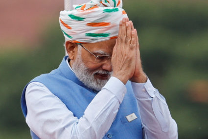 Indian Prime Minister Narendra Modi greets the crowd after addressing the nation during Independence Day celebrations at the historic Red Fort in Delhi, India, August 15, 2022. Photo by Adnan Abidi/REUTERS