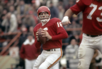 Hall of Fame quarterback for Kansas City Chiefs Len Dawson dies at 87