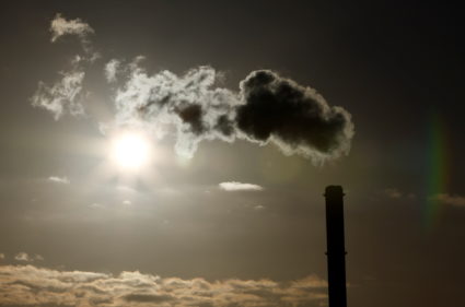 A view shows emissions from the smoke stack of the Electricite de France (EDF) coal-fired power plant in Cordemais near Nantes, France, January 20, 2022. Photo by Stephane Mahe/REUTERS