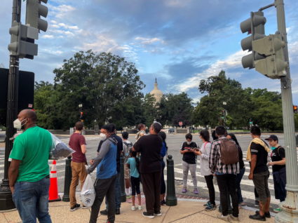 Migrants arrive at Union Station in Washington