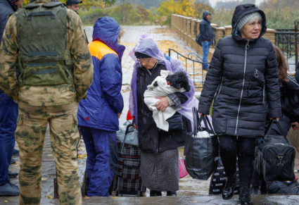 Civilians evacuated from Kherson arrive in Oleshky