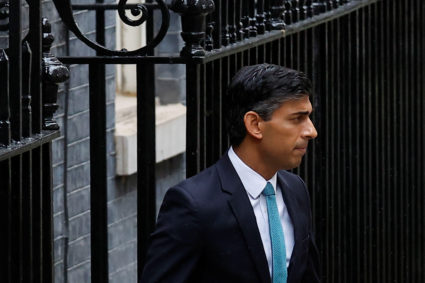 Britain's Prime Minister Rishi Sunak walks outside Number 10 Downing Street in London, Britain October 26, 2022. Photo by Peter Nicholls/REUTERS