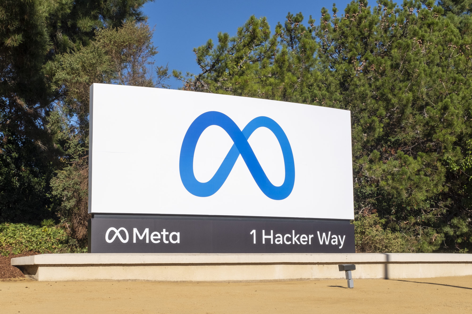 CA: Facebook changes name to Meta