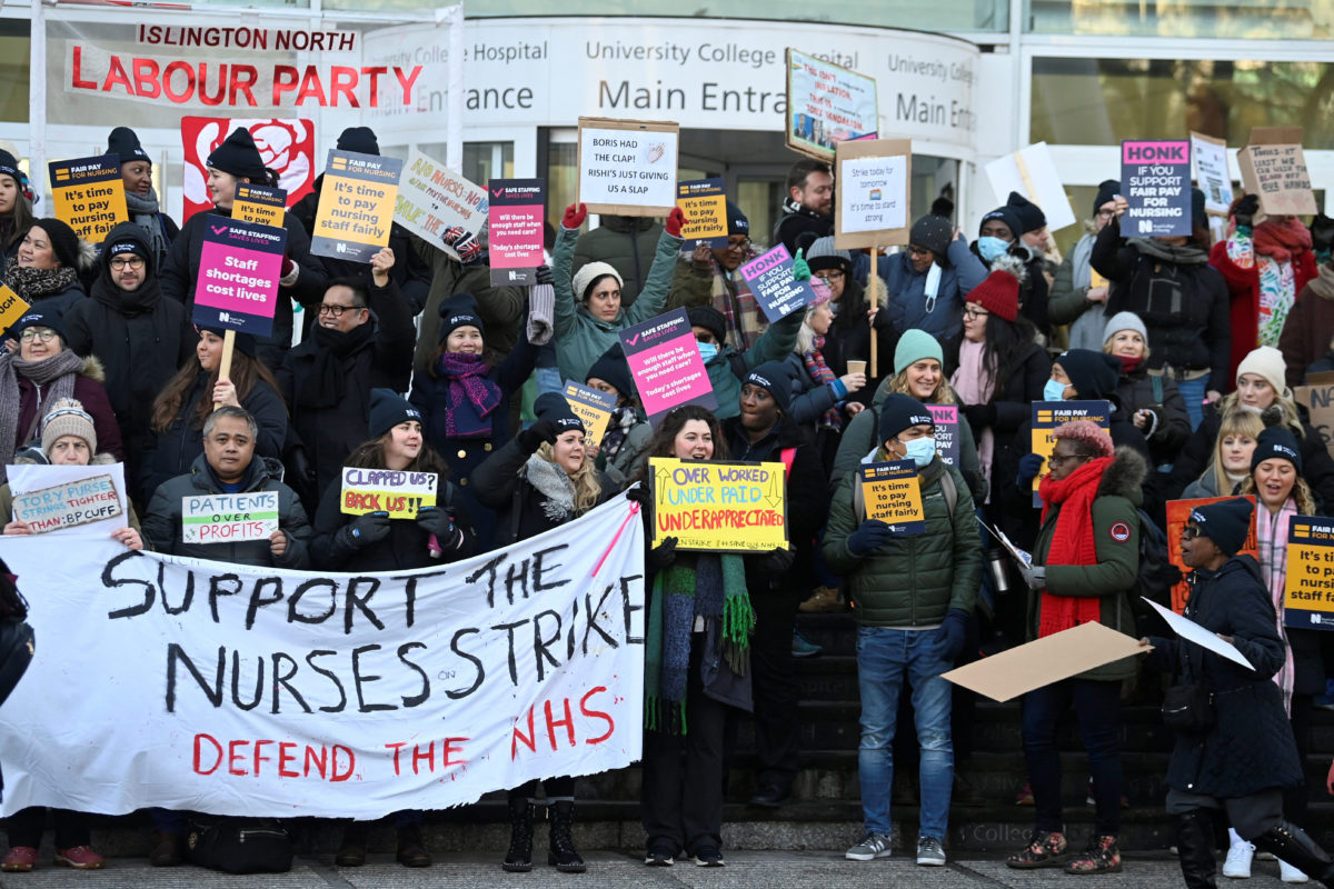 UK nurses walk out in new wave of strikes over pay PBS NewsHour