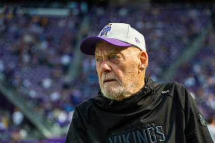 Bud Grant, Hall of Fame coach of the Minnesota Vikings, dies at 95