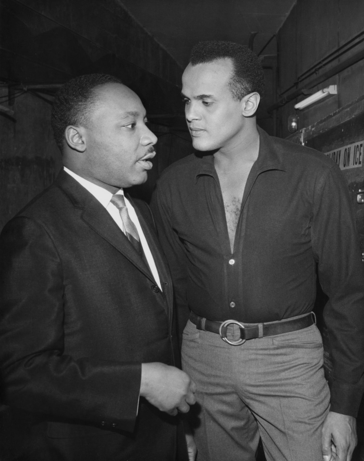 Harry Belafonte, civil rights and entertainment giant, dies at 96 PBS