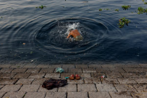 The Wider Image: Living along a 'dead' river in Bangladesh