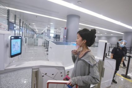 Passengers enter the departure hall through face recognition at the domestic entrance of Terminal T4 of Xiaoshan International Airport in Hangzhou, Zhejiang province, China, on Sept 8, 2022. Photo provided by CFOTO/Future Publishing via Getty Images)