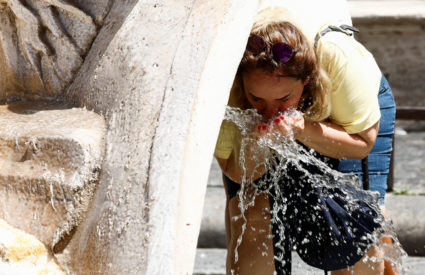 Tourists, residents advised to stay inside as second heat wave hits Europe
