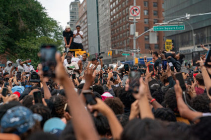 Streamer event turns chaotic as huge crowd overwhelms New York’s Union ...