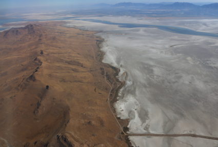 Dry salt and alkaline lake bed surrounds Antelope Island as record drought conditions persist on the Great Salt Lake outside Salt Lake City, Utah, U.S., September 2, 2022. Photo by Jim Urquhart/REUTERS