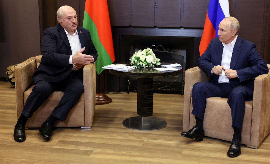 Russian President Putin and Belarusian President Lukashenko meet in Sochi