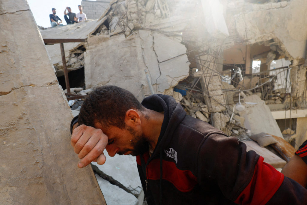 Aftermath of Israeli strikes, in Khan Younis