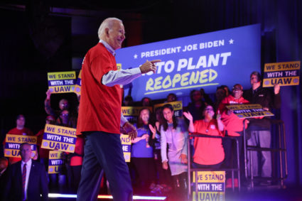 U.S. President Joe Biden gestures as he leaves the stage during a United Auto Workers (UAW) union members meeting, in Belvidere, Illinois, U.S., November 9, 2023. Photo by Leah Millis/REUTERS