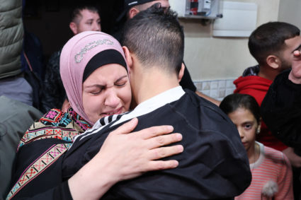 Hamas and Israel exchange more hostages for prisoners on 5th day of fragile cease-fire