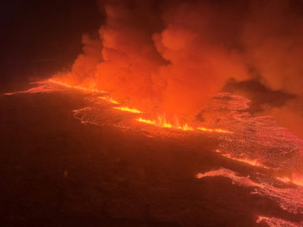 Volcano erupts in the Reykjanes Peninsula