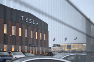 Strike outside Tesla's Service Center in Segeltorp
