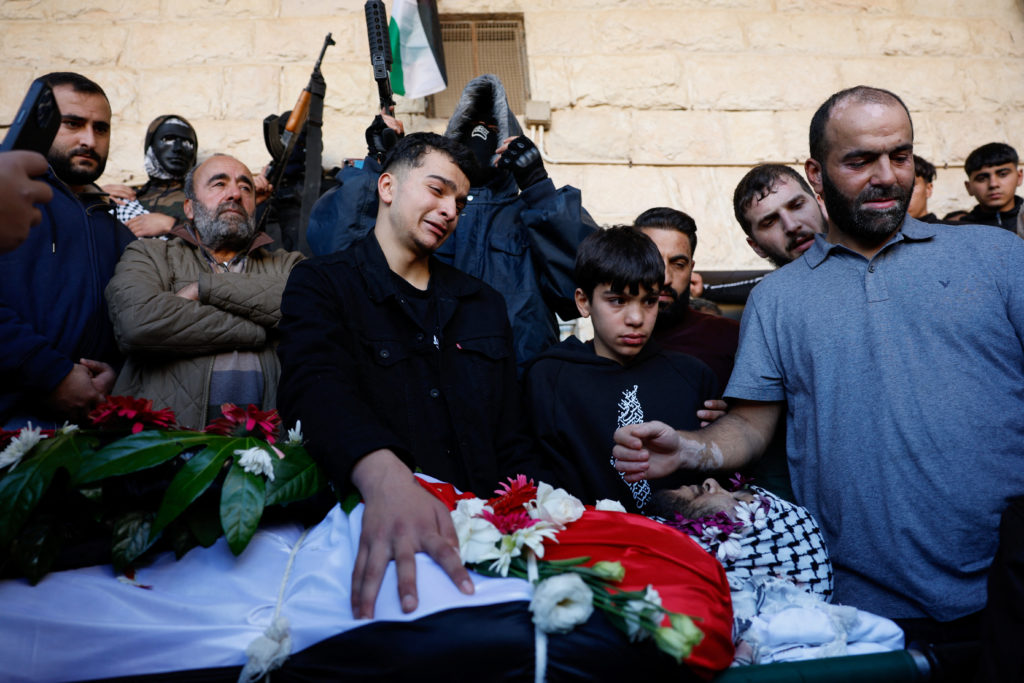 2024-01-20T094031Z_291005889_RC2LL5AQTZVT_RTRMADP_3_ISRAEL-PALESTINIANS-WEST-BANK-FUNERAL