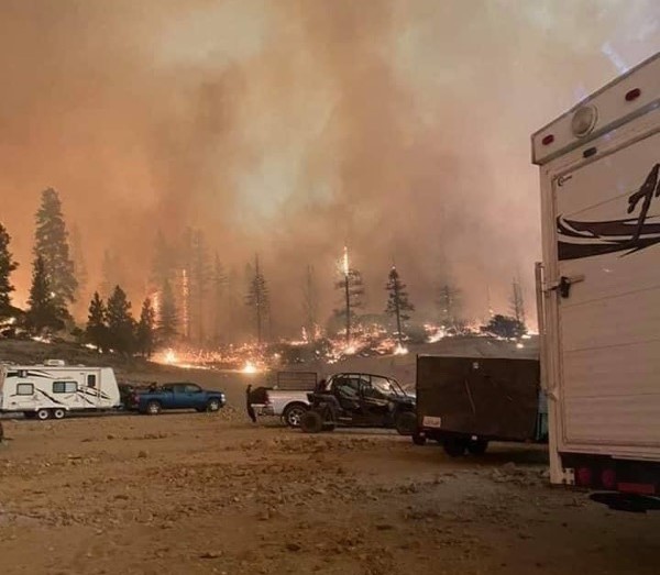 MammothPoolCreekFire_Cars