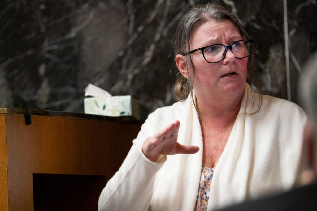 Jennifer Crumbley testifies on the stand in an Oakland County