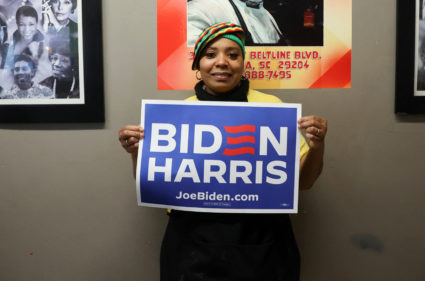 Biden wins South Carolina&rsquo;s Democratic primary, AP says