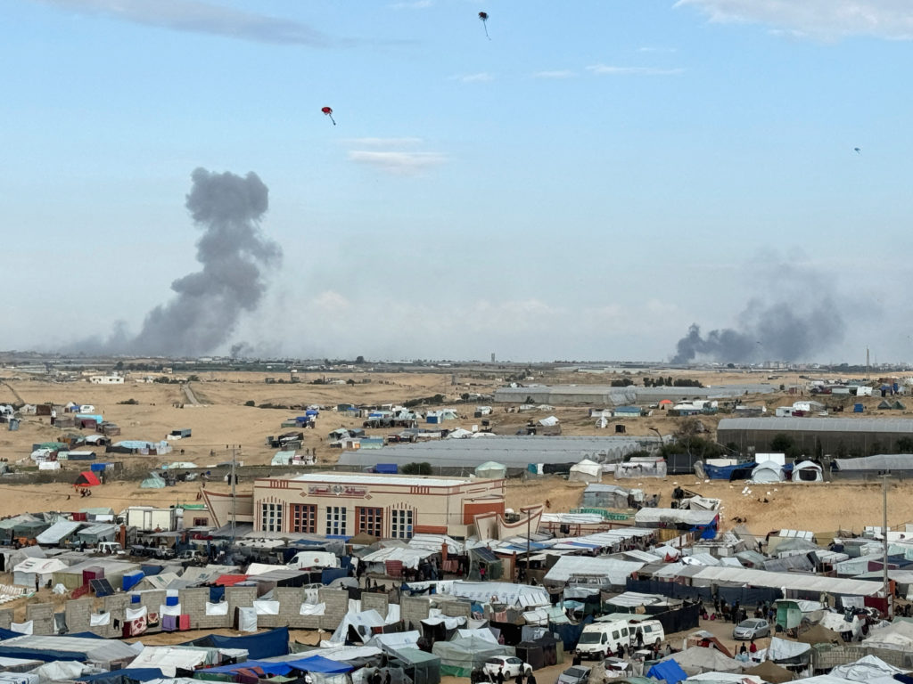 Smoke rises during an Israeli ground operation in Khan Younis