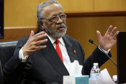 Fani Willis' father testifies he didn't know until recently about her relationship with prosecutor