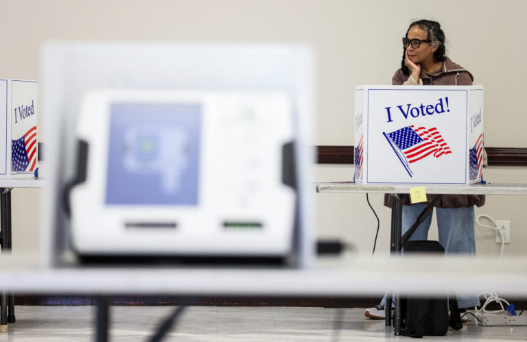 Voters cast their ballots in South Carolian republican presidential primary