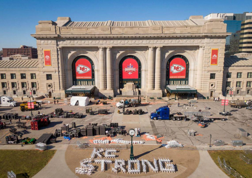 US-NEWS-CHIEFS-PARADE-SHOOTING-SIGN-KC