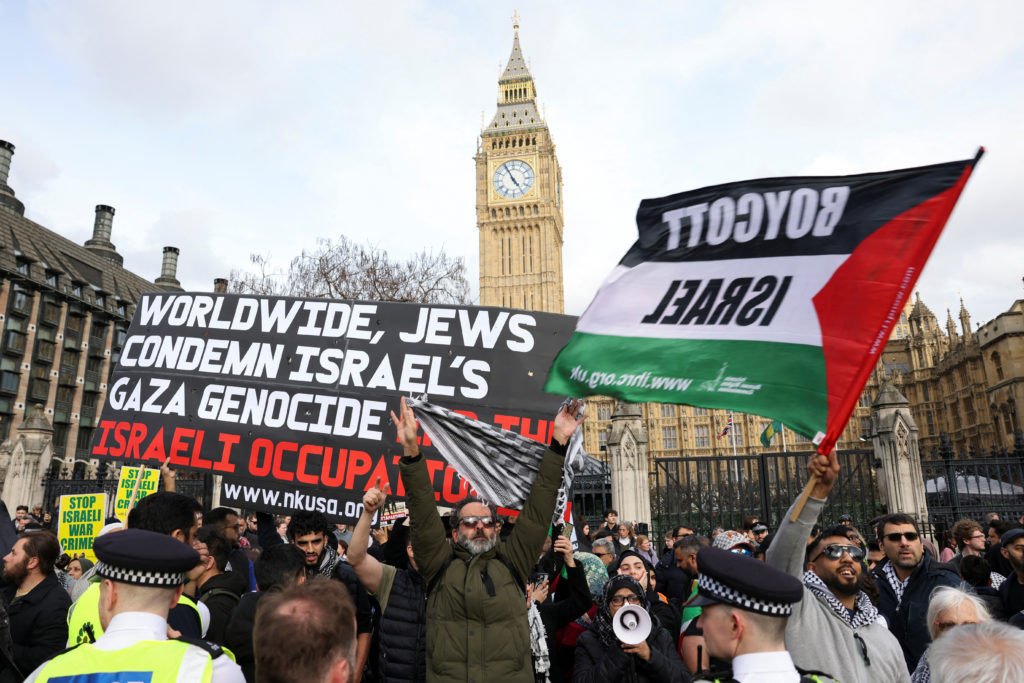 People attend the annual al-Quds Day (Jerusalem Day) rally in support of the Palestinian people, in London, Britain, April 5, 2024. Photo by Belinda Jiao/Reuters