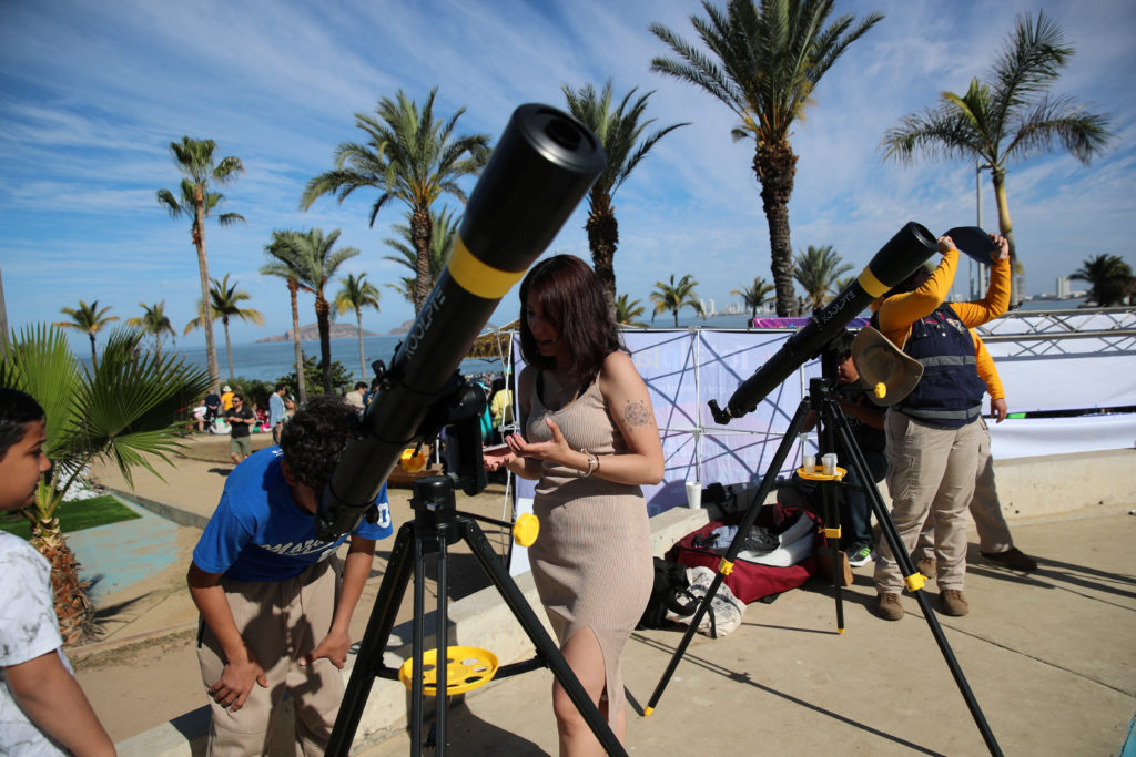 Total solar eclipse darkens parts of northern Mexico