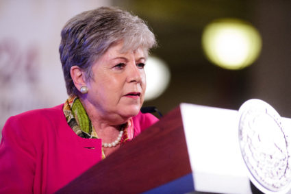 Mexico asks the UN to expel Ecuador over its police raid on the Mexican embassy in Quito