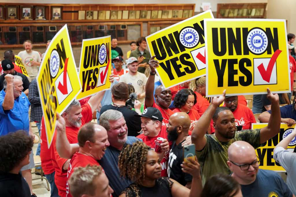 Tennessee Volkswagen workers approve of joining UAW union in historic vote