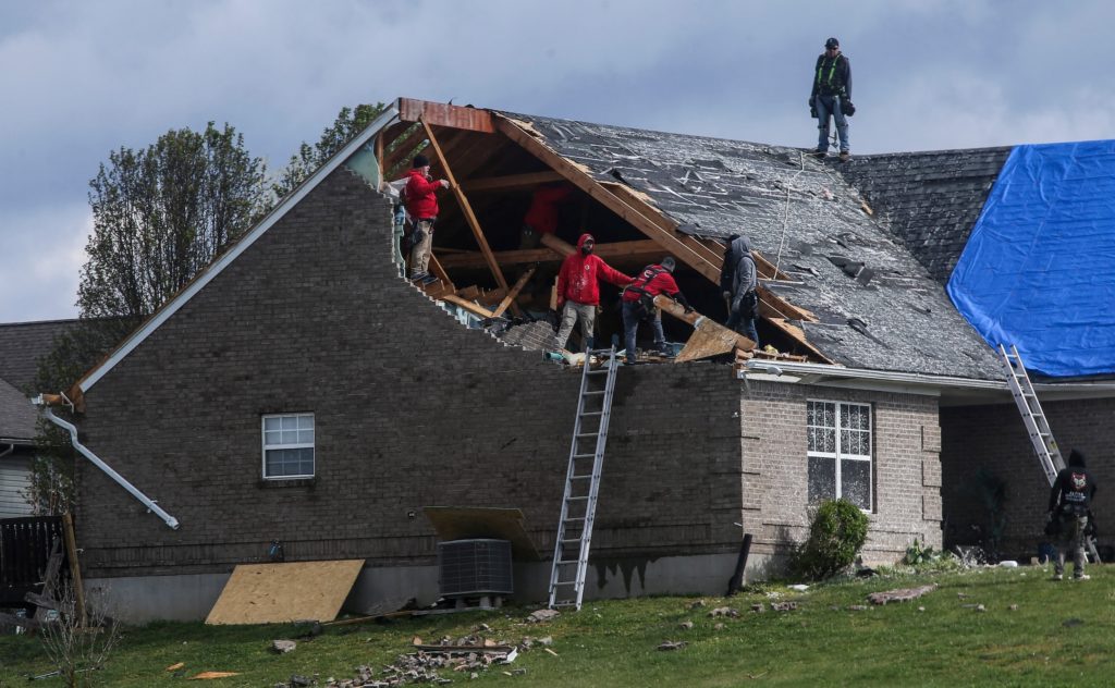 News Wrap: Storm system brings tornadoes to South and Midwest, snow to New England - Vimarsana News