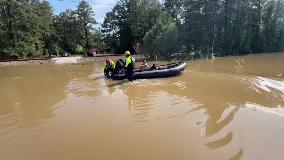 Heavy rains brings flooding to parts of southeast Texas