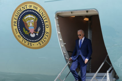U.S. President Joe Biden steps down from Air Force One upon his arrival in Chicago, Illinois, U.S., May 8, 2024. Photo by Kevin Lamarque/Reuters