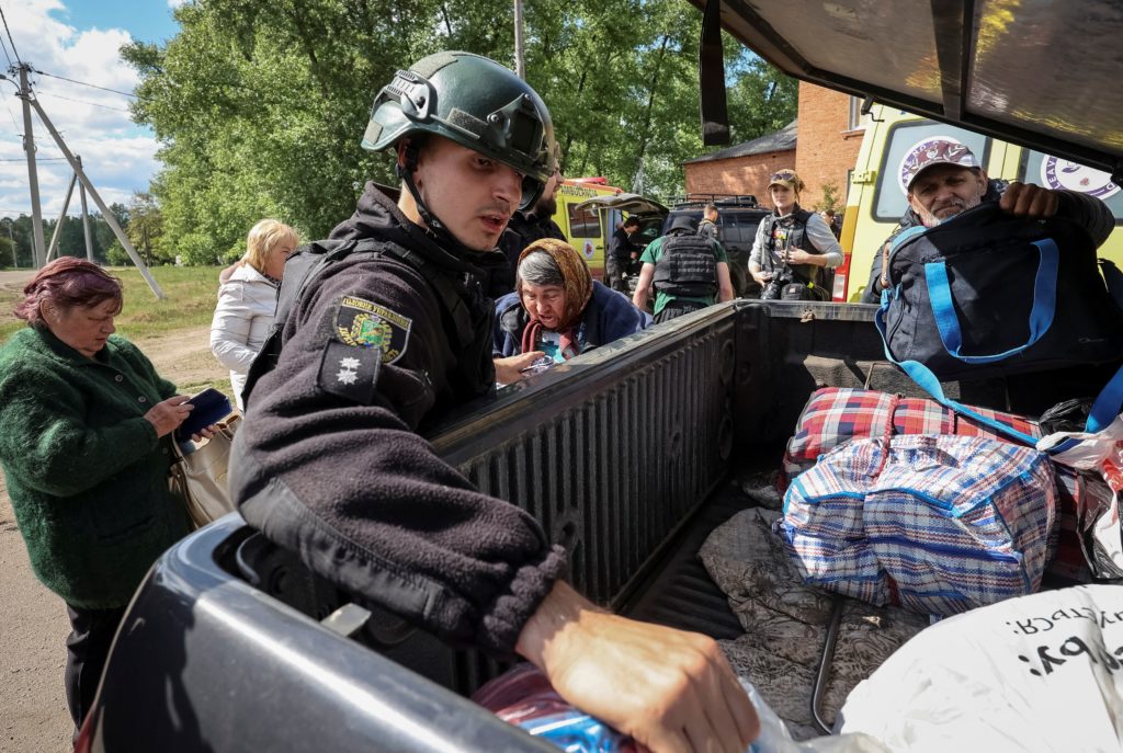 Evacuation due to Russian shelling, in Vovchansk