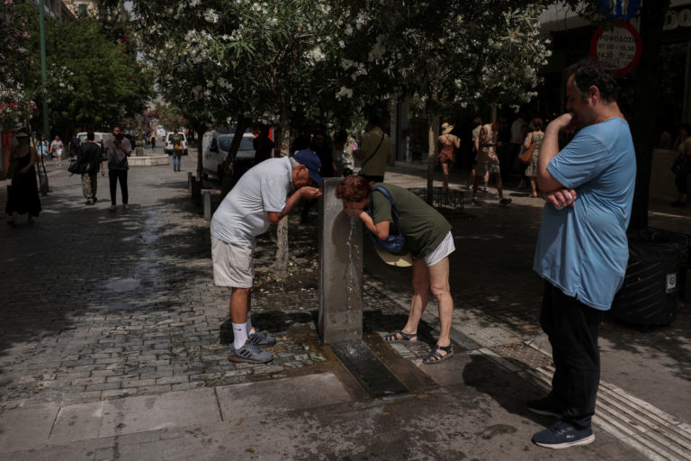 Heatwave hits Greece