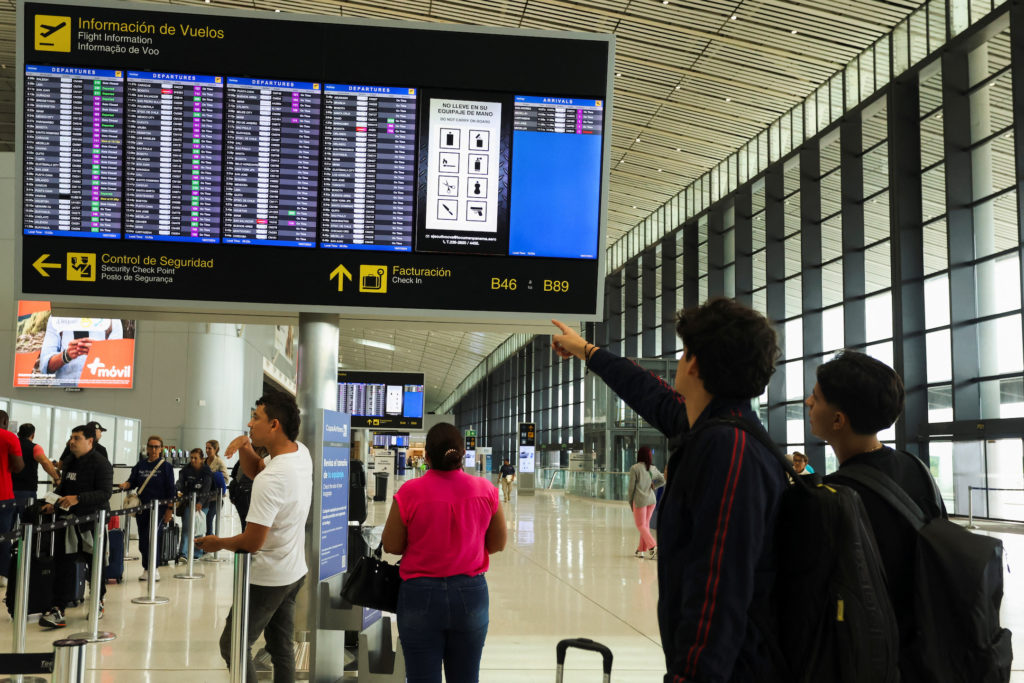 Panama's Copa Airlines experiencing operating system difficulties due to global cyber outage
