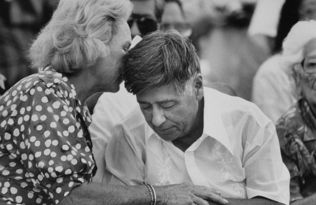Ethel kennedy w Ceasar Chavez's (C) during his fast on beha