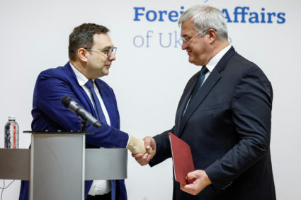 NATO and Ukraine to hold emergency talks after Russia's attack with new hypersonic missile