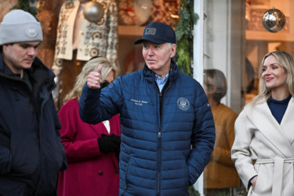 WATCH: Biden family attends Nantucket's annual Christmas tree lighting and caroling event