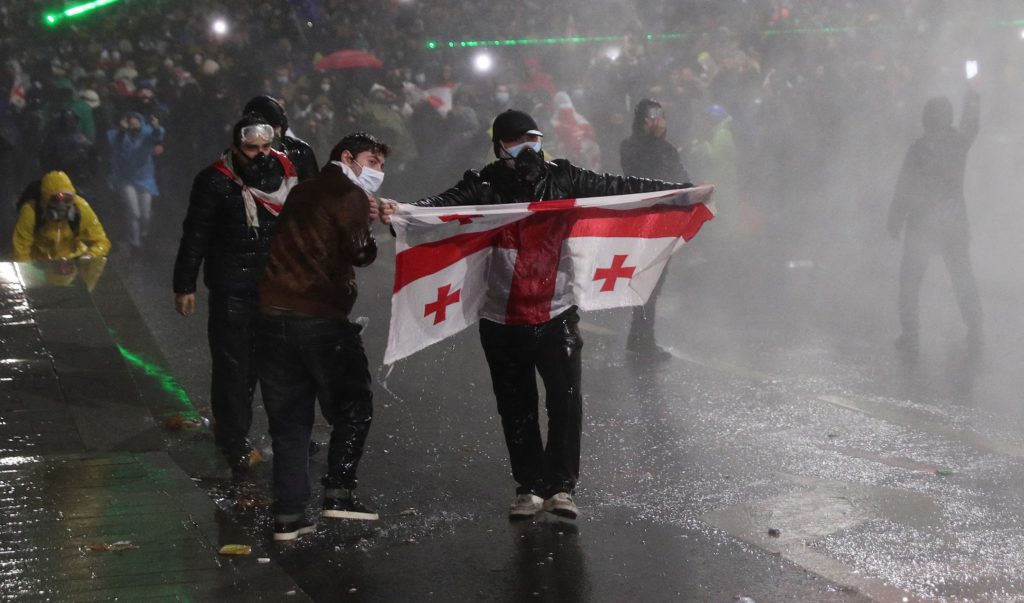 Georgian opposition supporters protest against government's EU application delay
