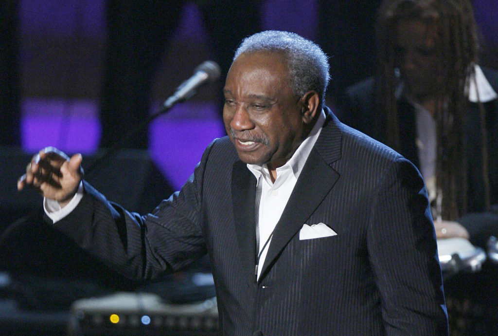 Soul music singer Butler performs "Only The Strong Will Survive" at 23rd annual Rock and Roll Hall of Fame induction cerem...