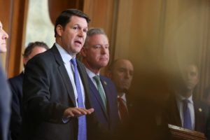 Lawmakers seek to avoid government shut down