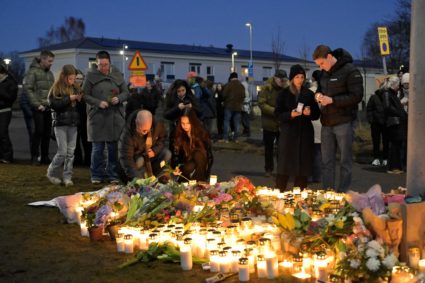Mass shooting vigil in Orebro